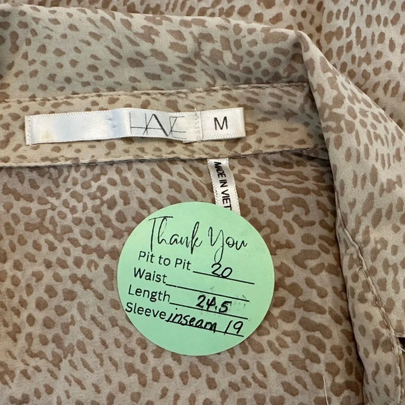 HAVE Animal Print V-neck Blouse with Roll-Tab Sleeves - Picture 6 of 6